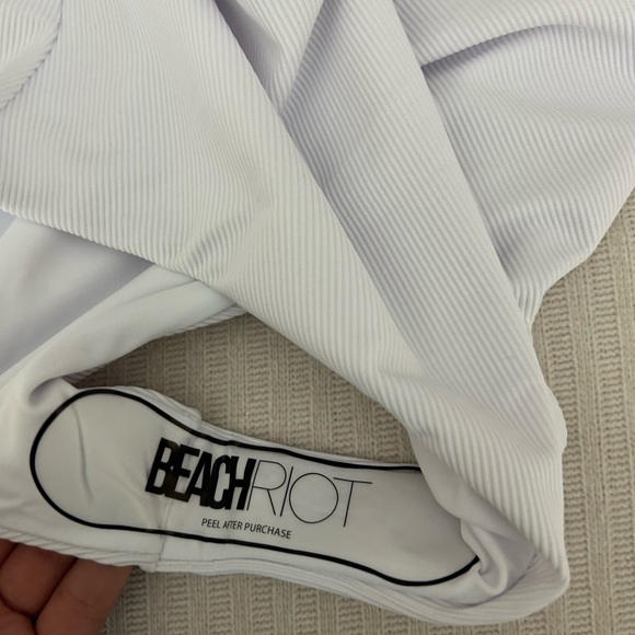 Beach Riot Celine One Piece - Picture 5 of 6